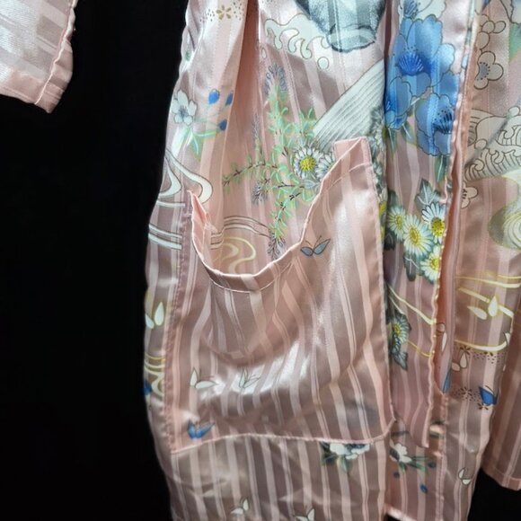Vintage Marukyo Pink Floral Open Satin Kimono Robe 35" - Picture 4 of 11